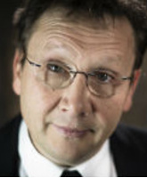 Serge LarivireƬ