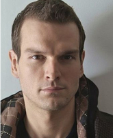 Warren DerosaƬ