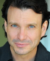 Stephen ManleyƬ