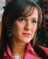 Crystal LoweƬ