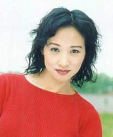 ˴