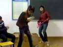 某校学生们晚自习无聊之际做的事