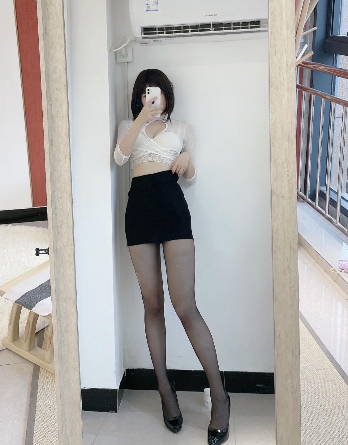 �����Ů�첥