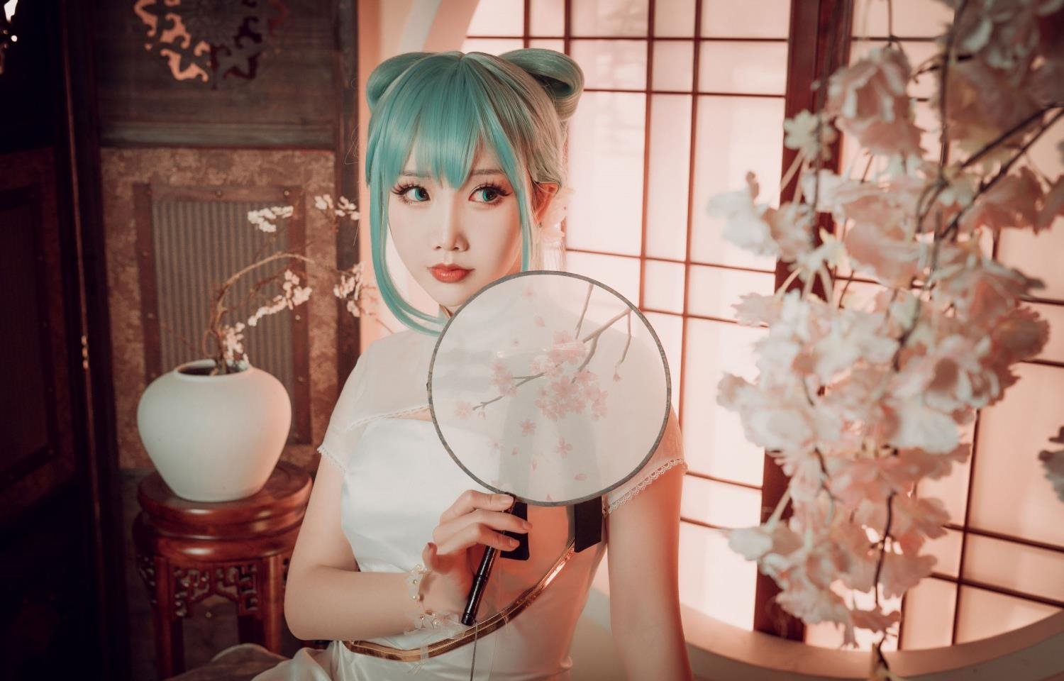 ���Ŀ��첥