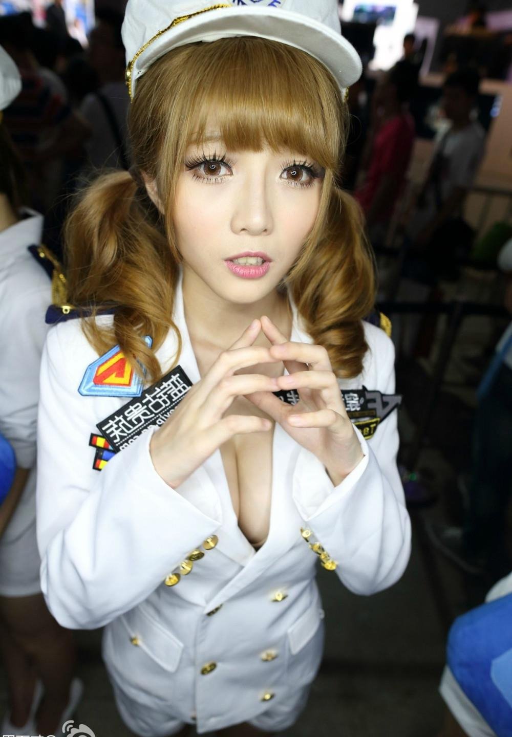 ���˽���Ƭ�첥