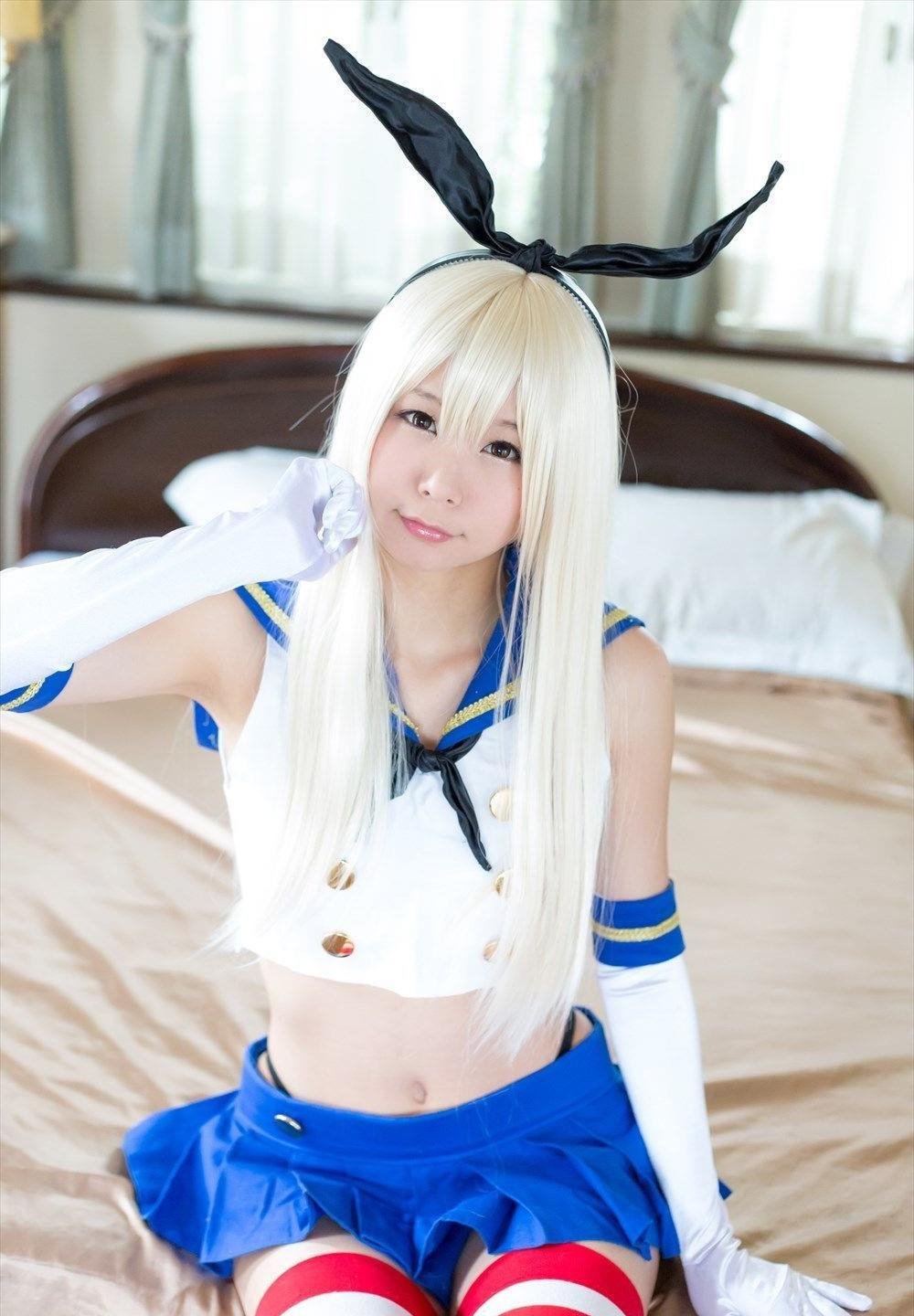 ��Ů��b�첥