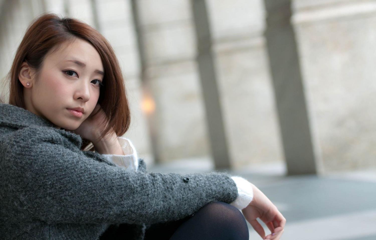 ���˱�ɫ�첥