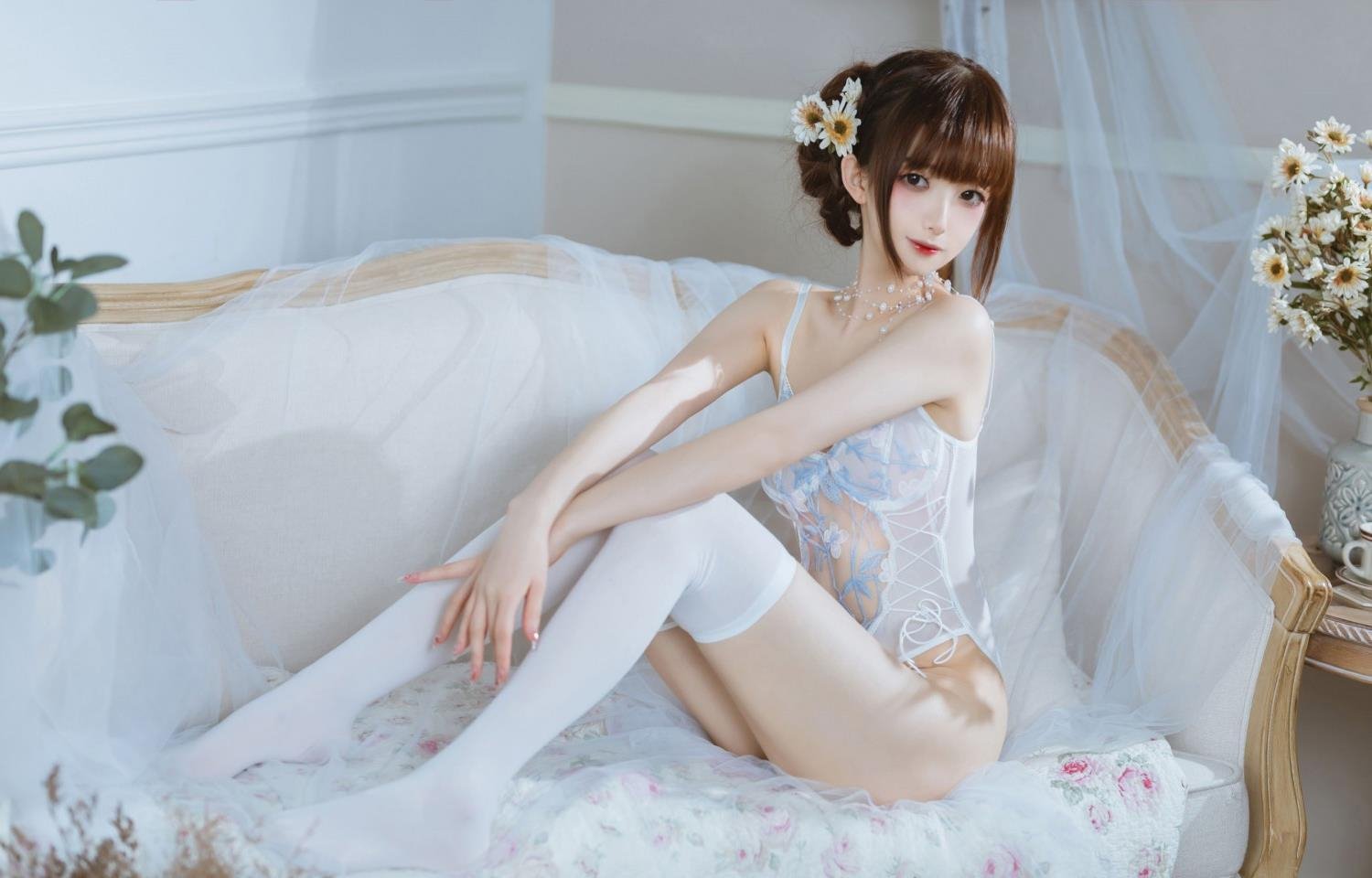 ������Ů�첥