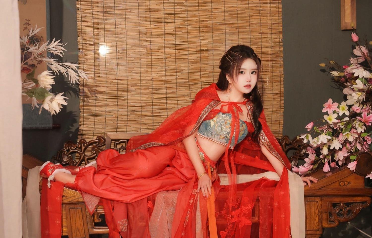 �����Ķ����첥